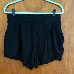 H&M woven high rise shorts size 12